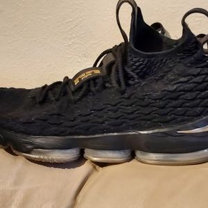 Nike Lebron 15